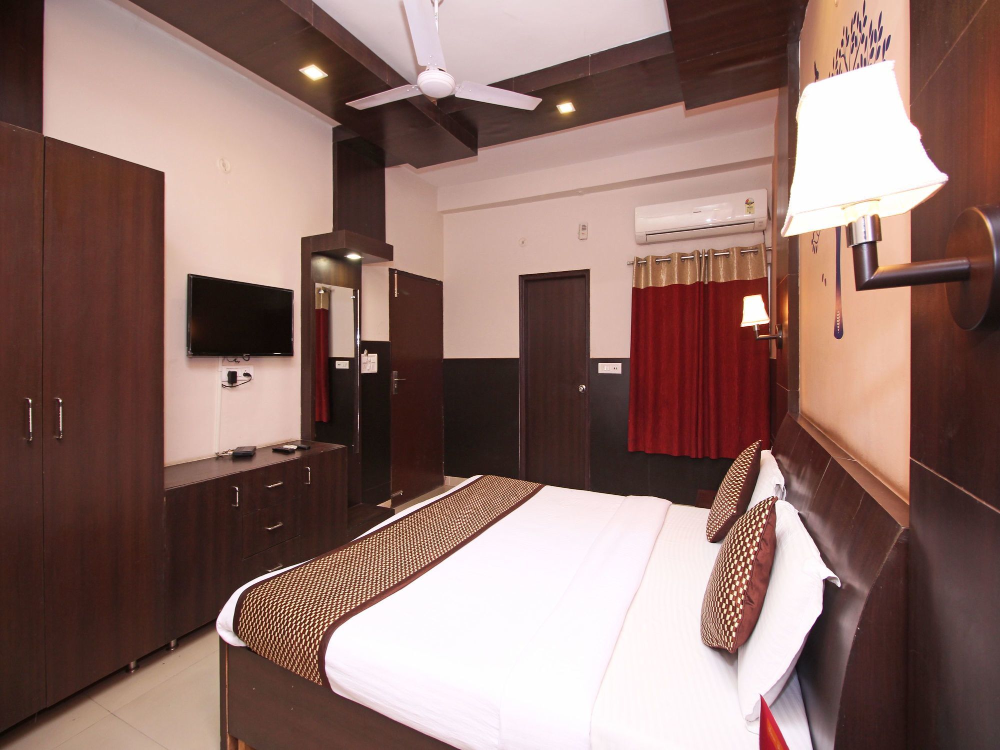 Oyo 576 Hotel Shree Kanta Residency Gurgaon Exterior foto